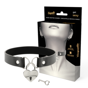 COQUETTE CHIC DESIRE – COLAR DE COURO VEGANO COM ACESSÓRIO DE CORAO COM CHAVE